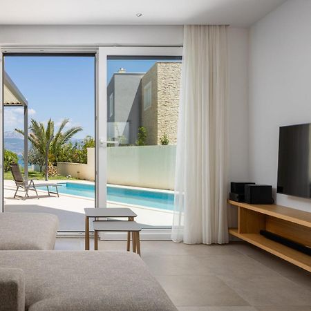 Acadia Beach Villas & Apartments Слатине Екстериор снимка