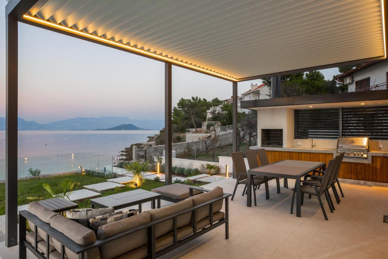 Acadia Beach Villas & Apartments Слатине Екстериор снимка