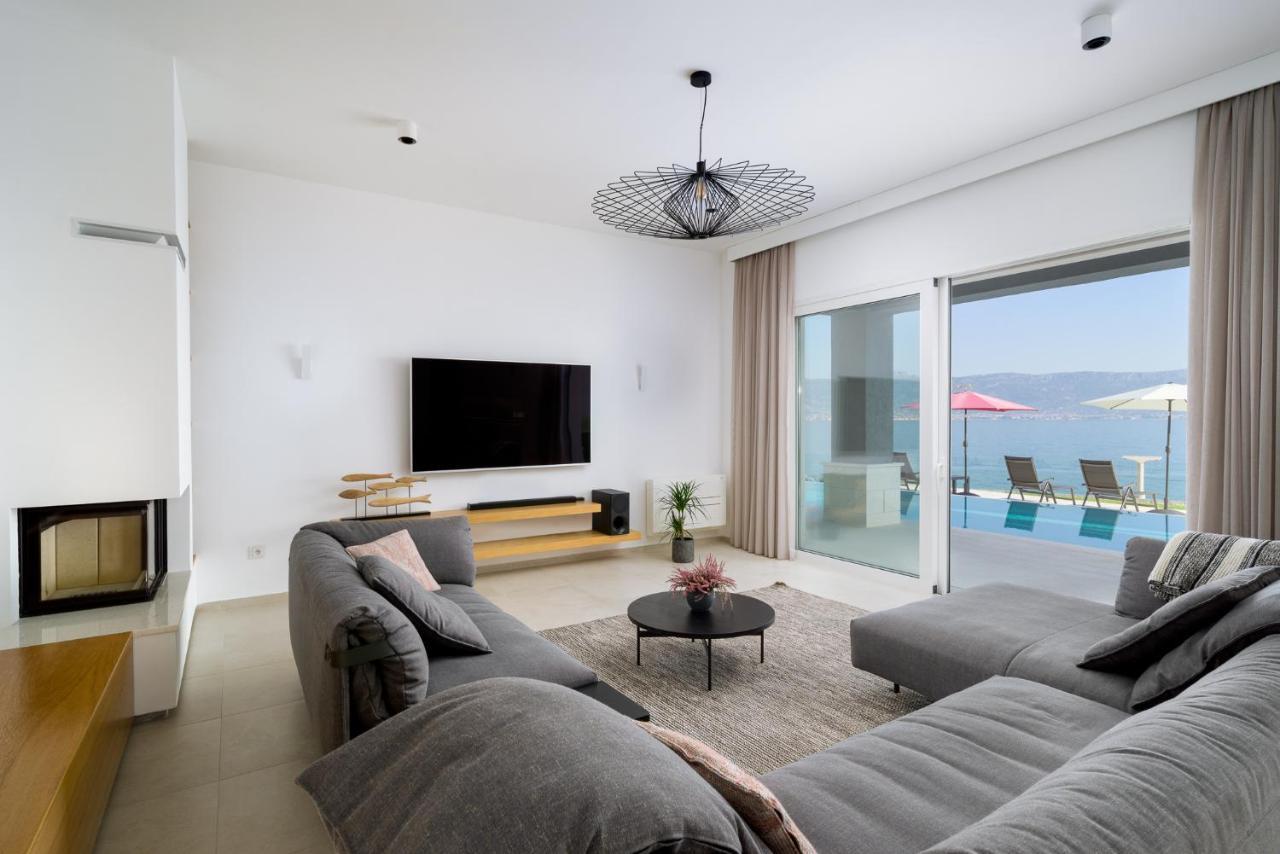 Acadia Beach Villas & Apartments Слатине Екстериор снимка
