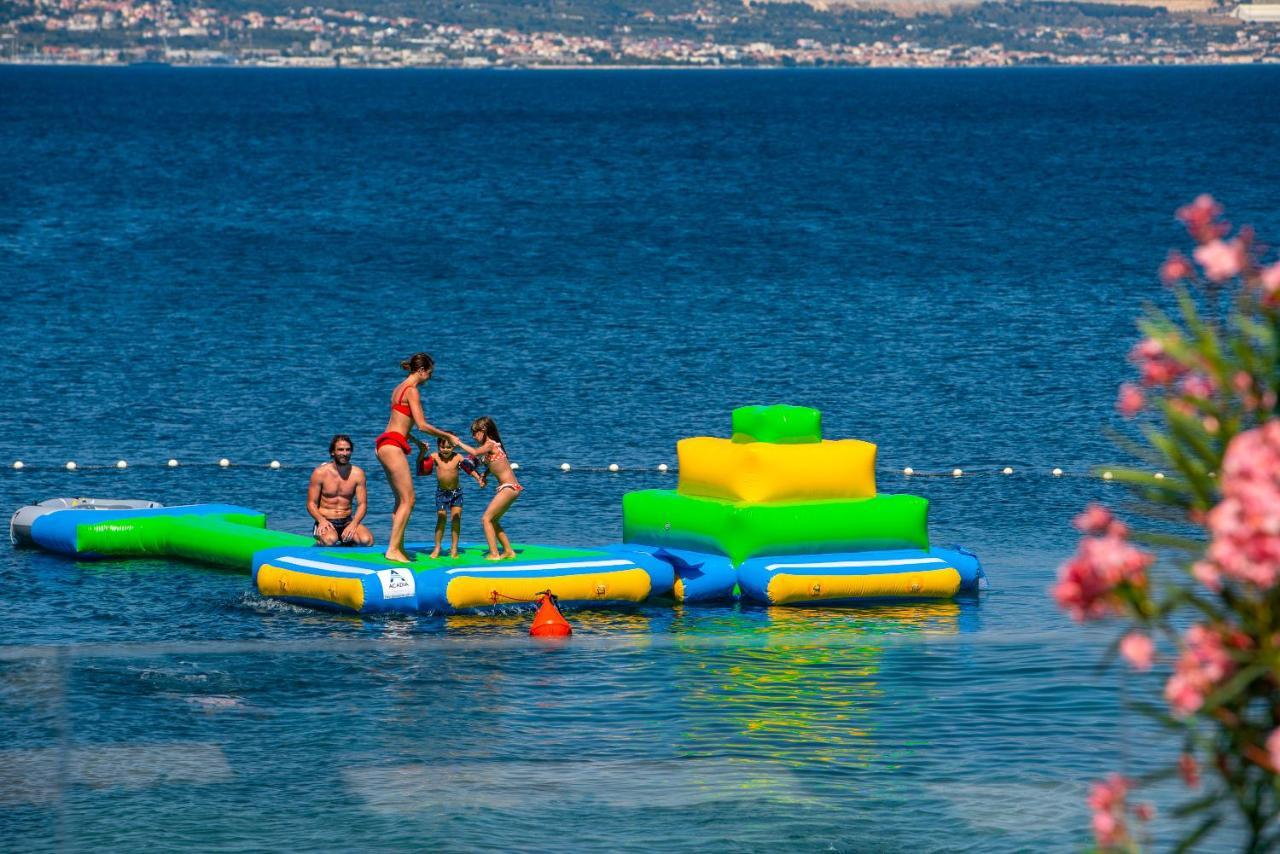 Acadia Beach Villas & Apartments Слатине Екстериор снимка