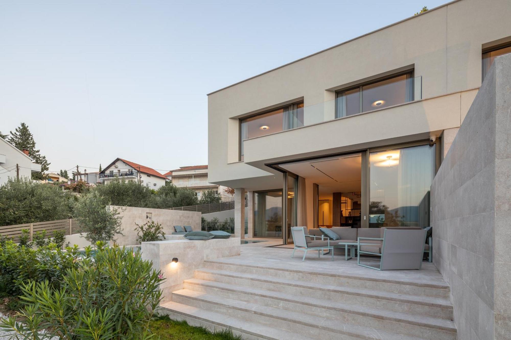 Acadia Beach Villas & Apartments Слатине Екстериор снимка