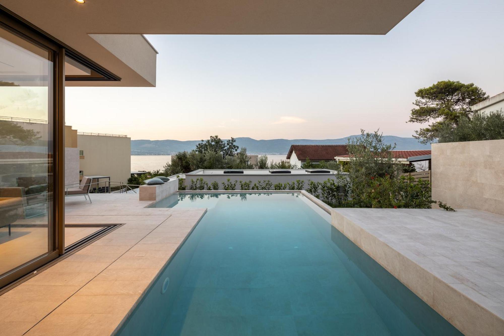Acadia Beach Villas & Apartments Слатине Екстериор снимка