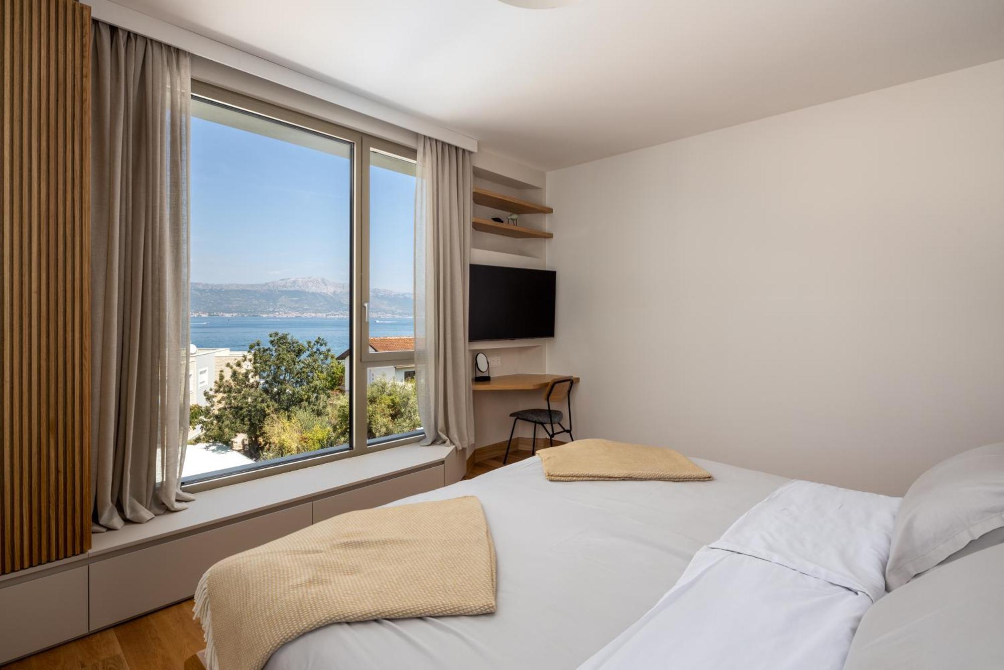 Acadia Beach Villas & Apartments Слатине Екстериор снимка
