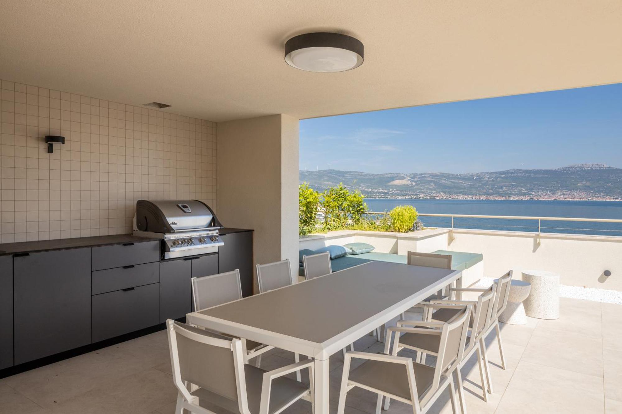 Acadia Beach Villas & Apartments Слатине Екстериор снимка