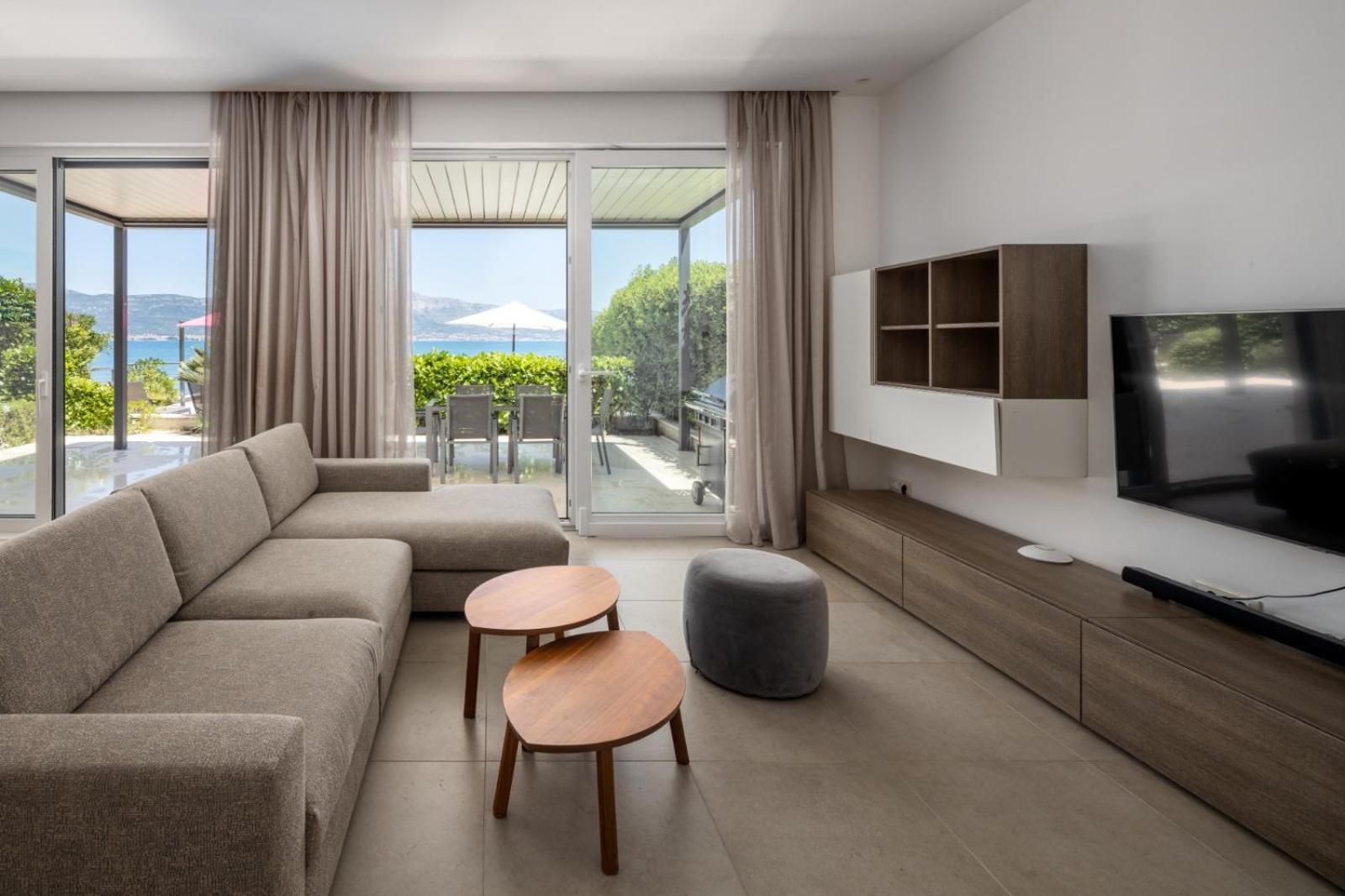Acadia Beach Villas & Apartments Слатине Екстериор снимка