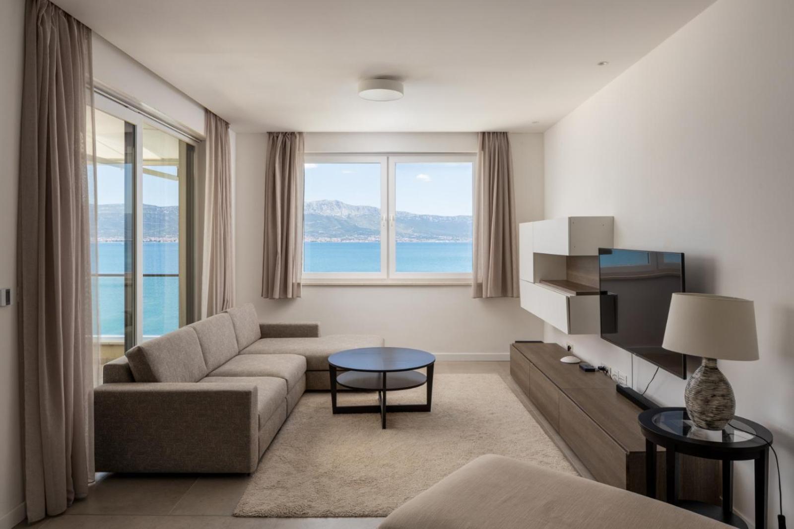 Acadia Beach Villas & Apartments Слатине Екстериор снимка