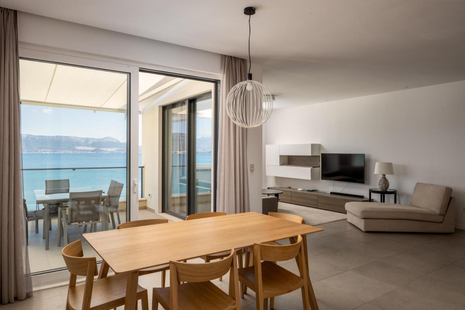 Acadia Beach Villas & Apartments Слатине Екстериор снимка
