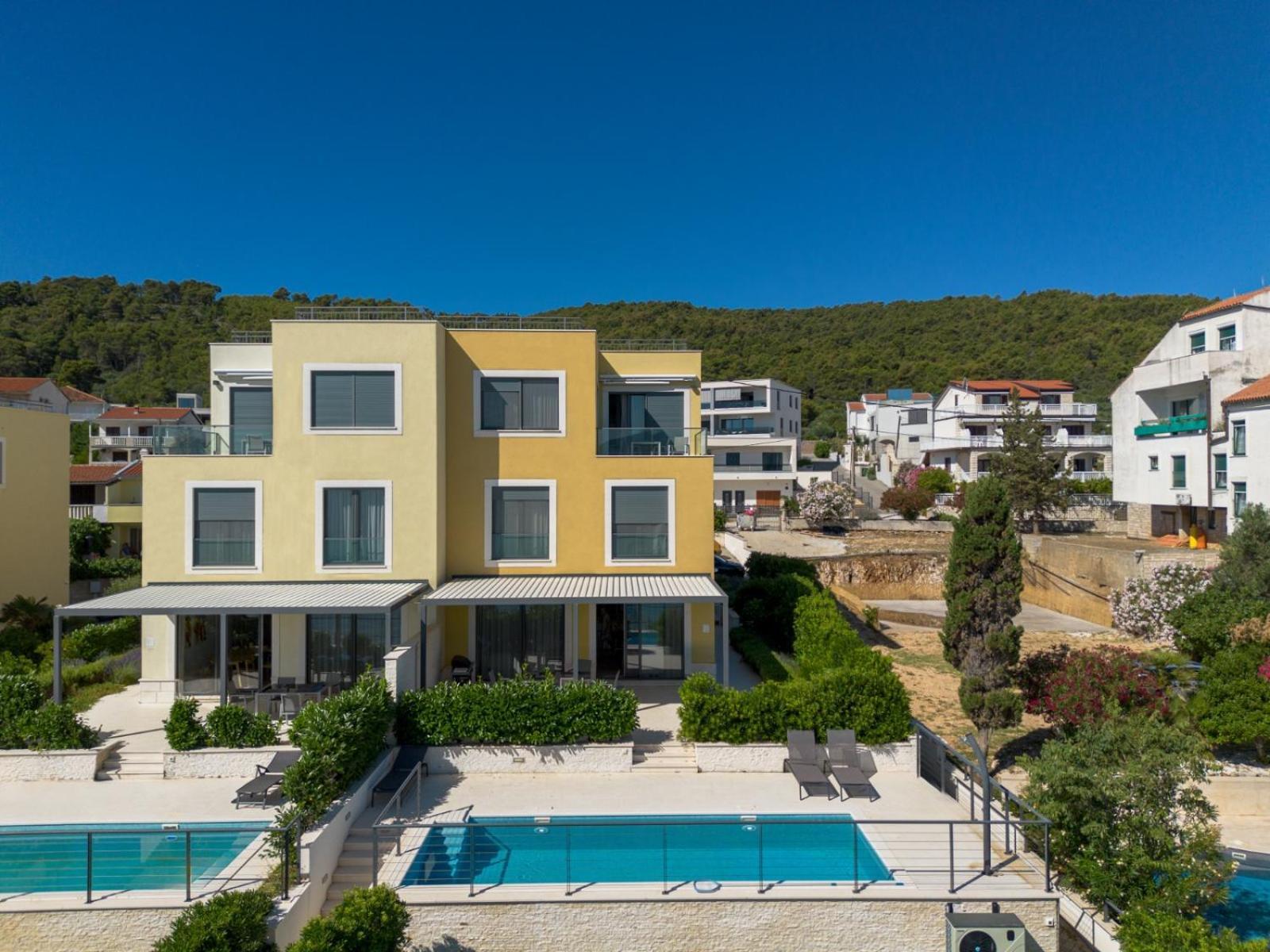 Acadia Beach Villas & Apartments Слатине Екстериор снимка