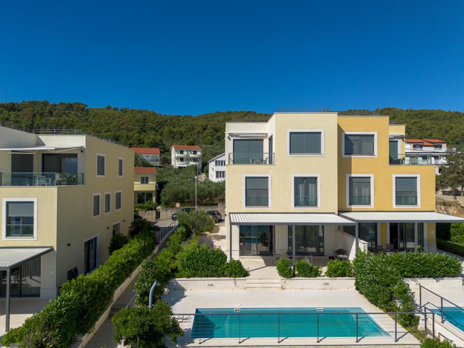 Acadia Beach Villas & Apartments Слатине Екстериор снимка