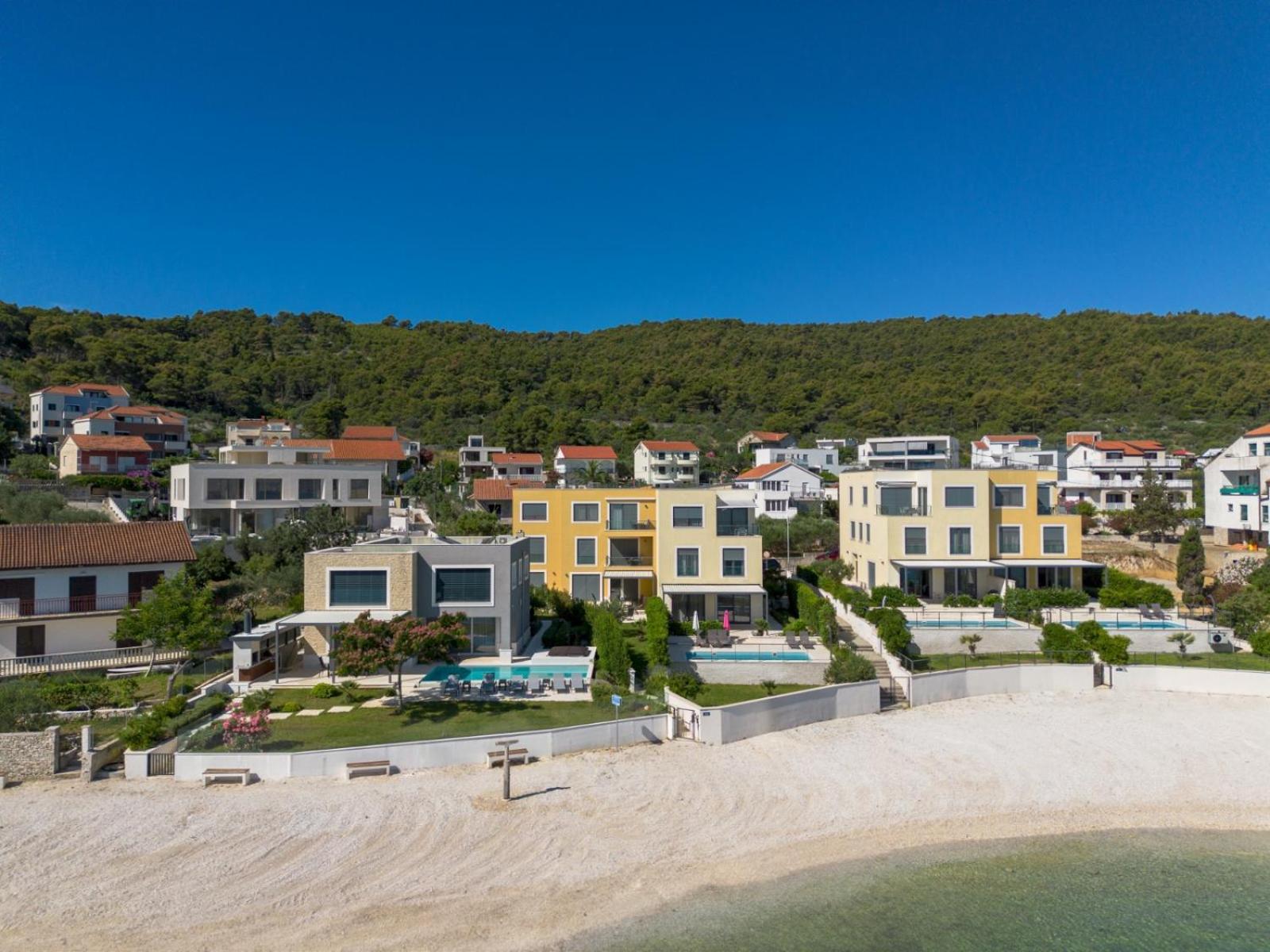 Acadia Beach Villas & Apartments Слатине Екстериор снимка