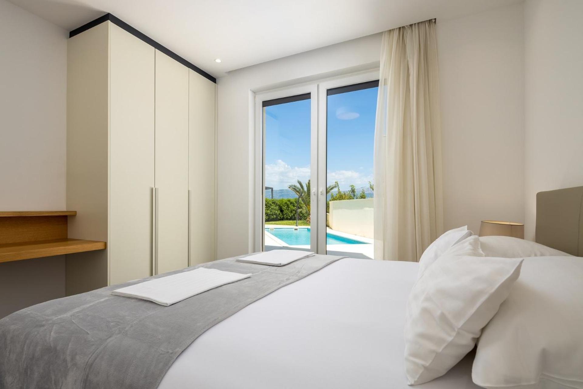 Acadia Beach Villas & Apartments Слатине Екстериор снимка