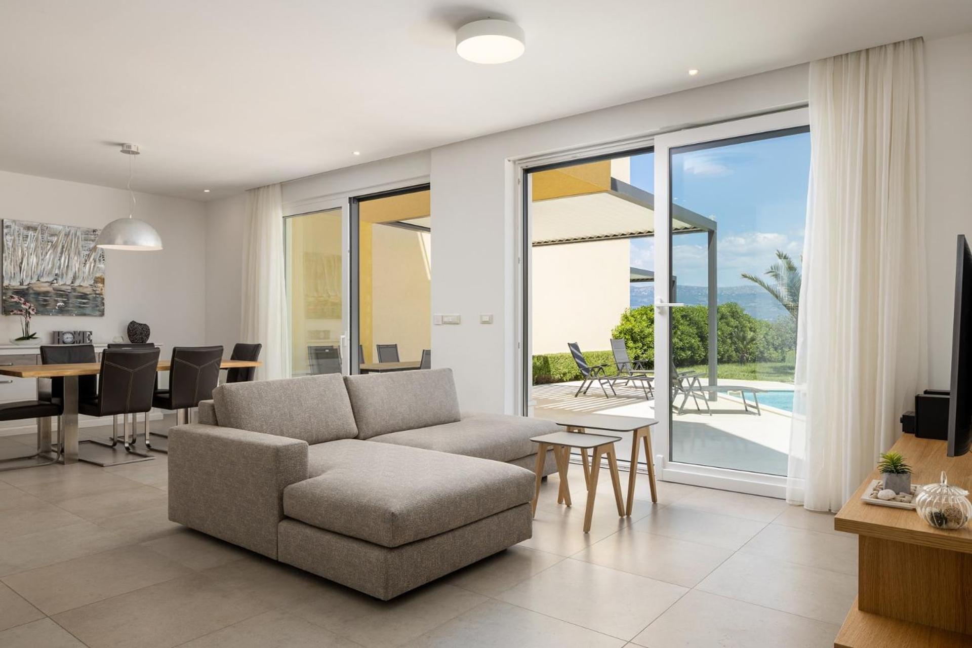 Acadia Beach Villas & Apartments Слатине Екстериор снимка